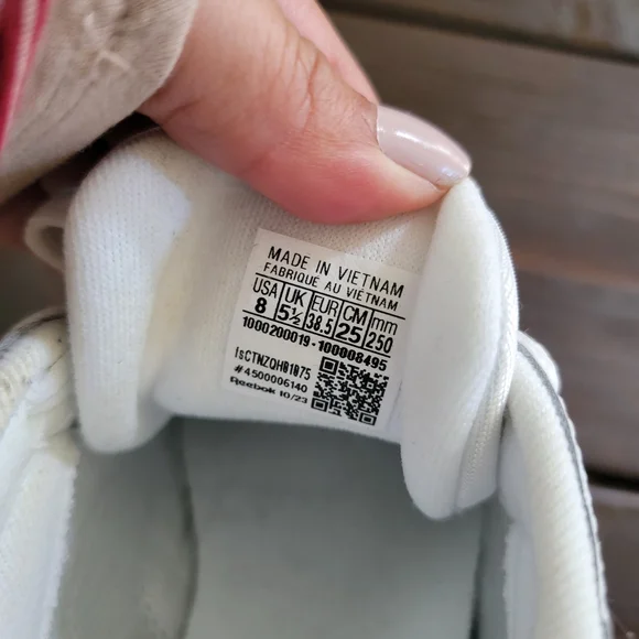 Reebok Classic White Sneakers - Picture 5 of 6